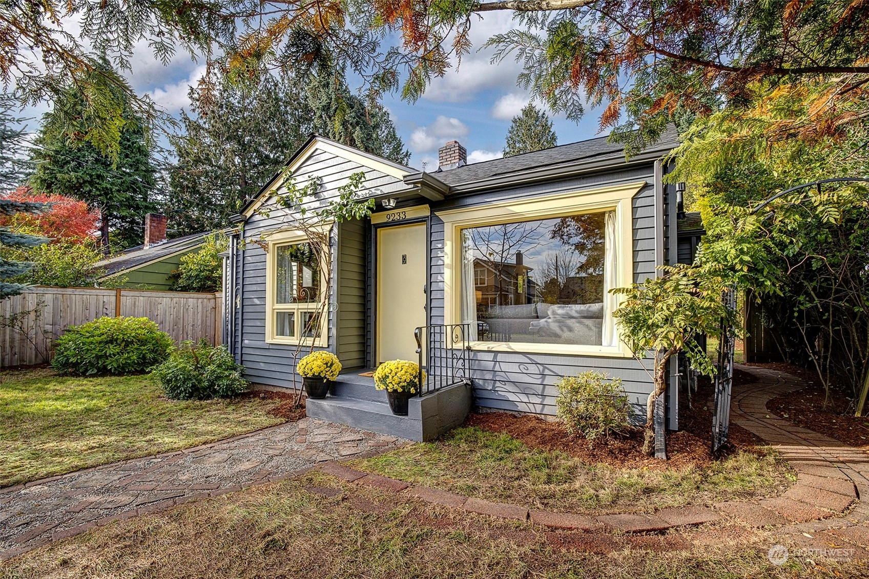 Property Photo:  9233 Dayton Avenue N  WA 98103 