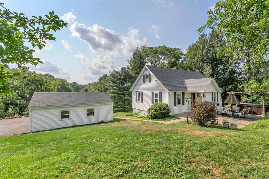 Property Photo: 522 Burnside Rd PA 15057