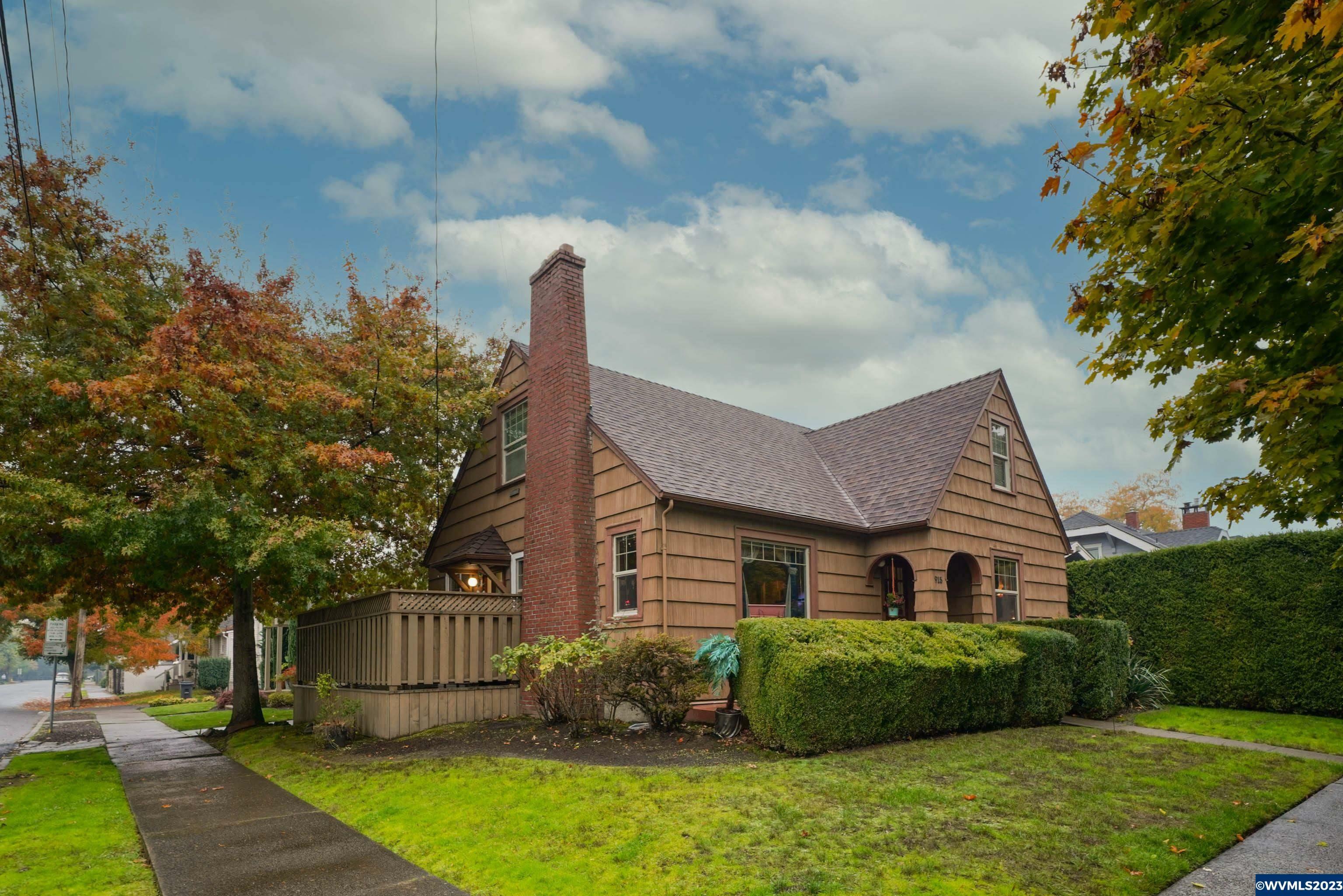 Property Photo: 915 Winter St NE OR 97301