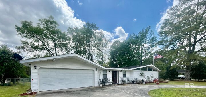 402 E Pine Street  Atmore AL 36502 photo