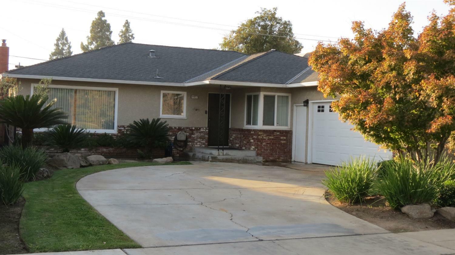 Property Photo:  4427 N Bond Avenue  CA 93726 