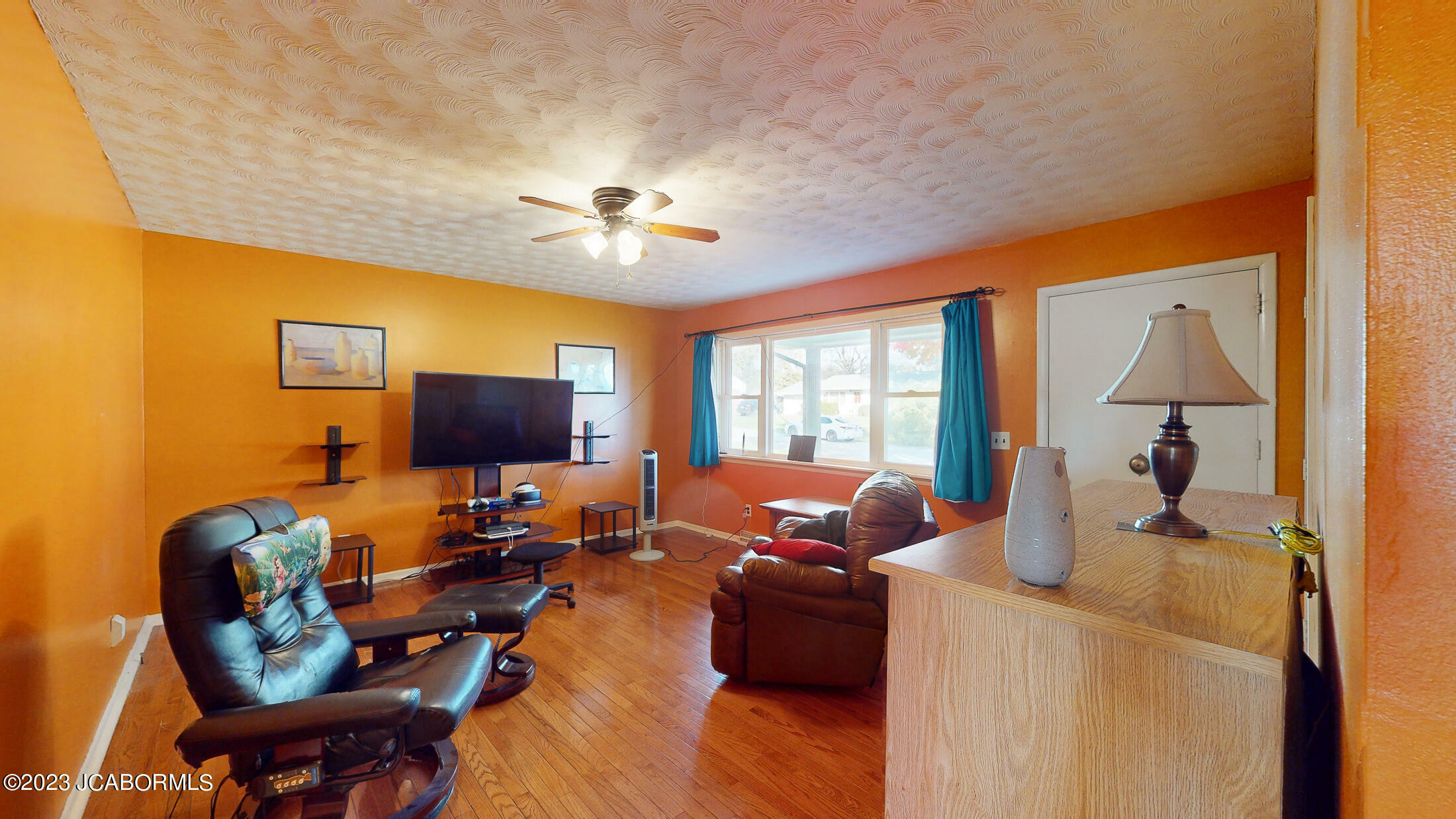 Property Photo: 206 Glover Street MO 65251
