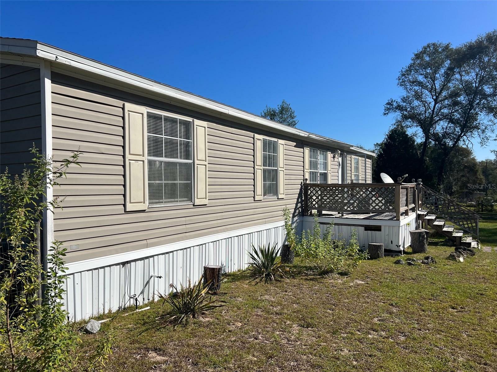 Property Photo:  12531 NE 18th Street  FL 32696 