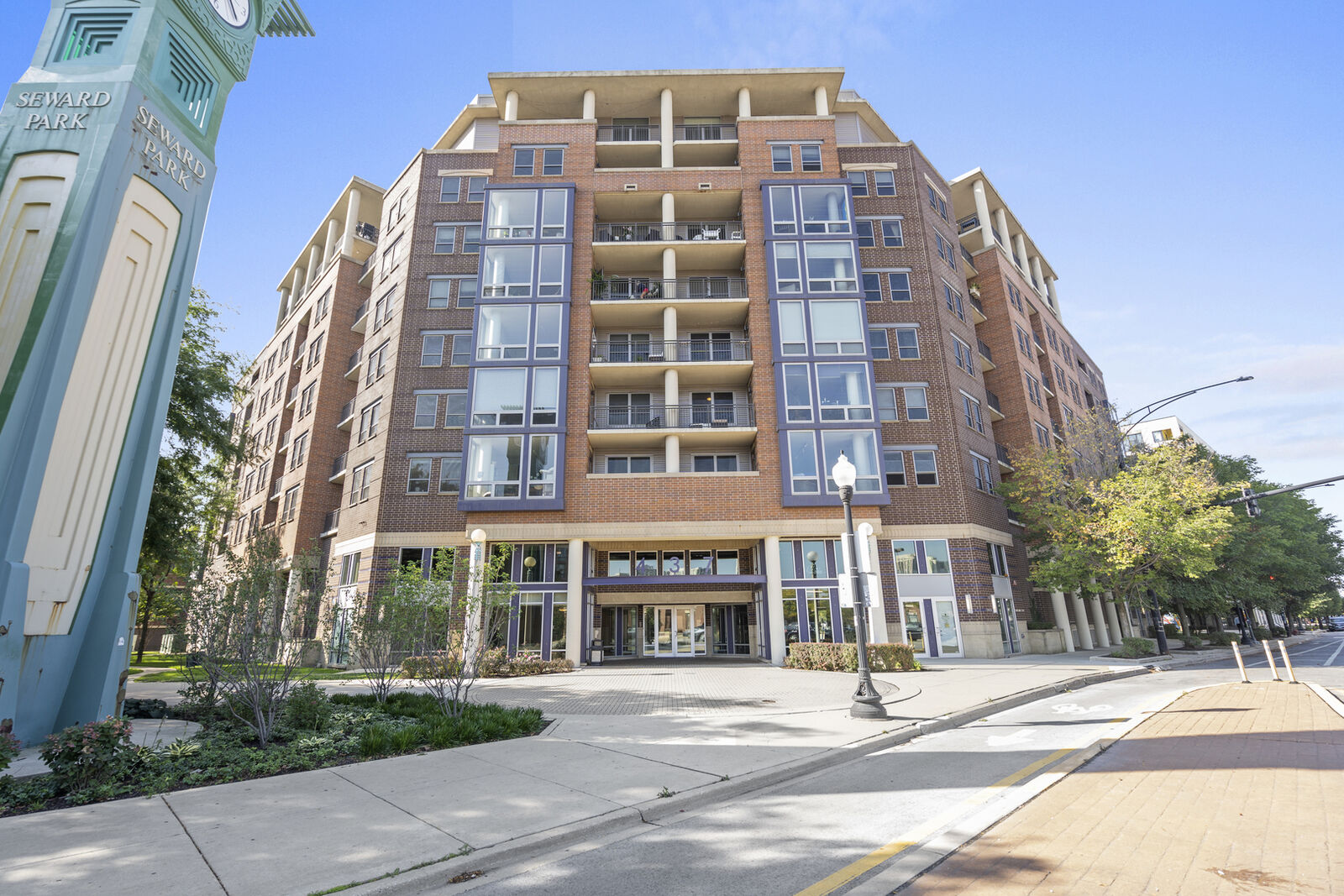 Property Photo:  437 W Division Street 814  IL 60610 