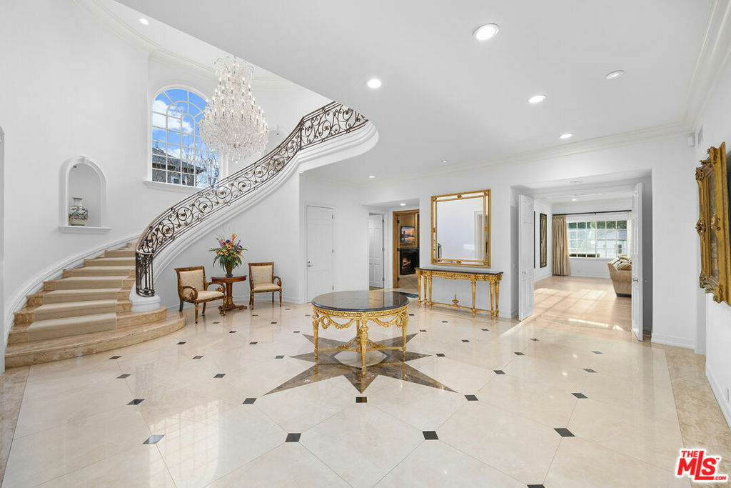 Property Photo: 709 N Maple Drive CA 90210