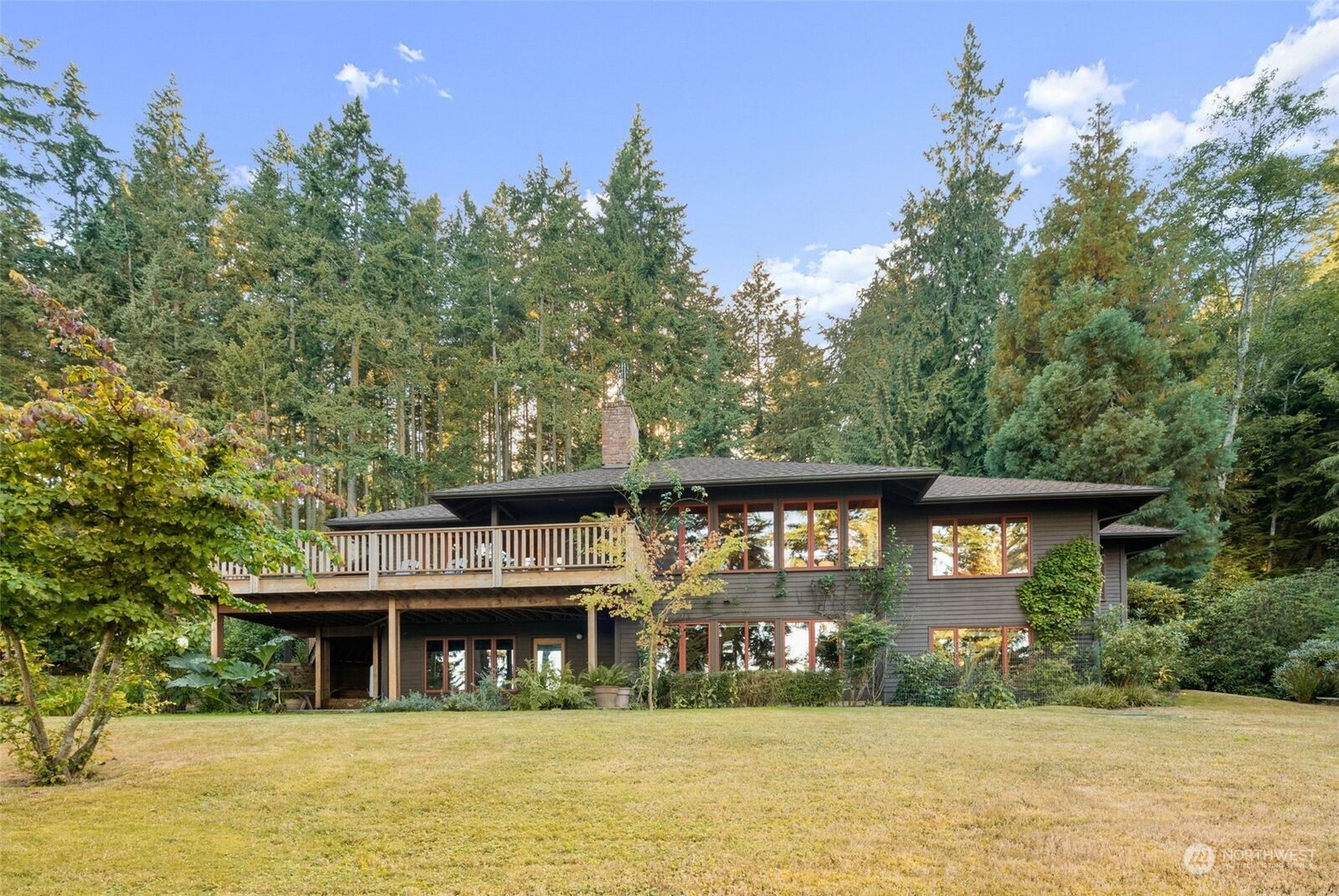 Property Photo:  2011 North Bluff Road  WA 98239 