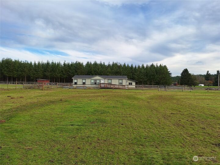 Property Photo:  117 Hewitt Road  WA 98532 