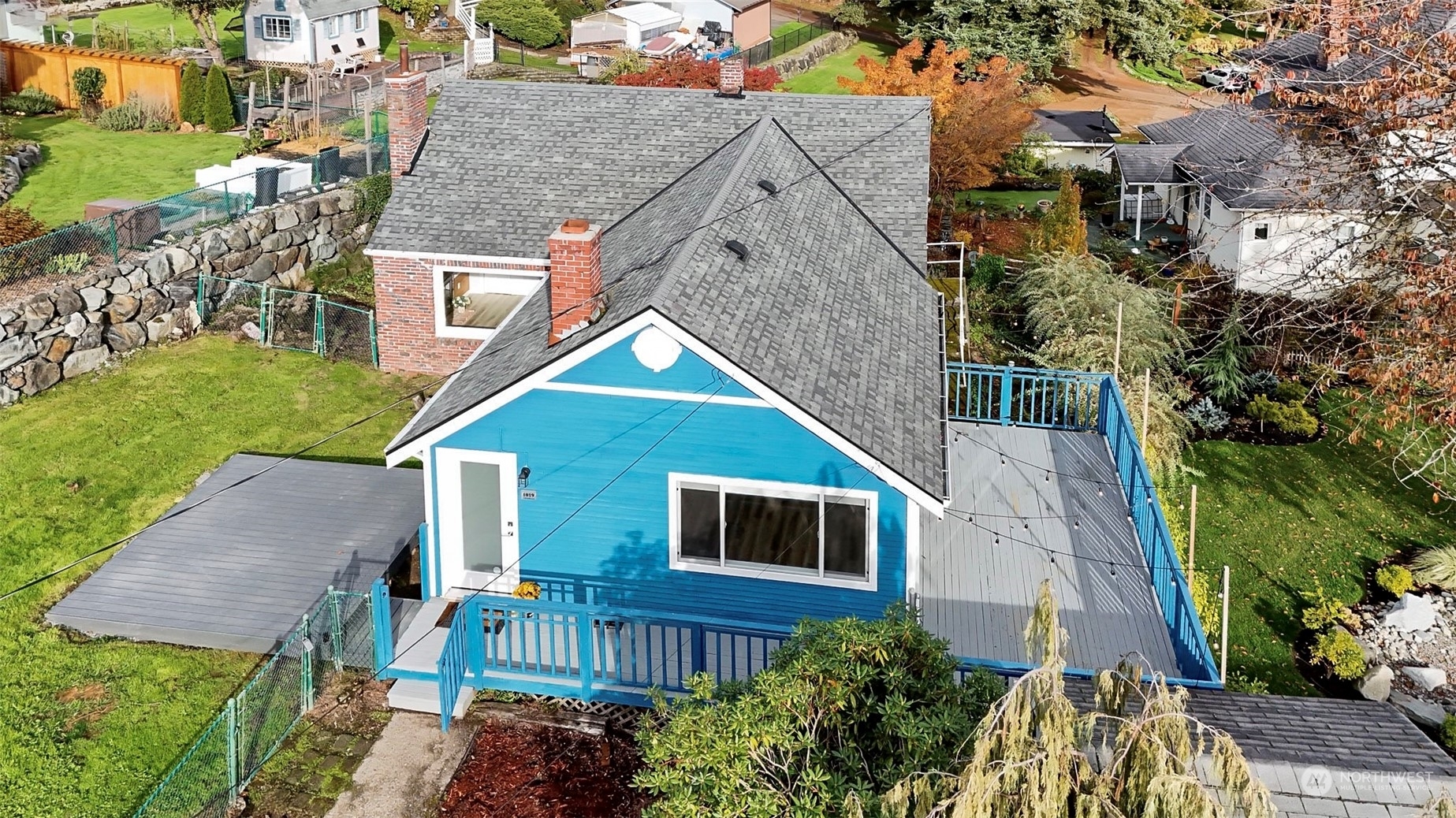 Property Photo: 1019 Edwards Avenue WA 98201