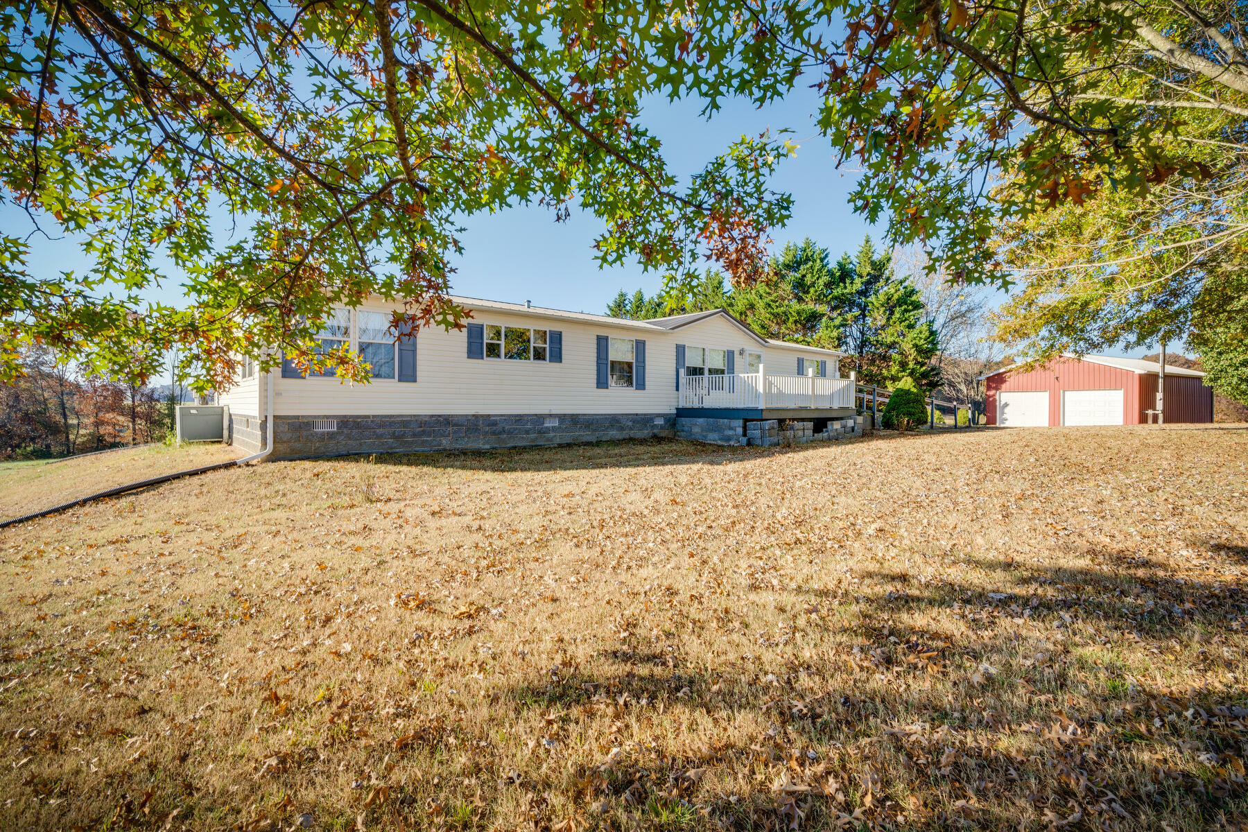 Property Photo:  425 Oak Hills Road  TN 37818 