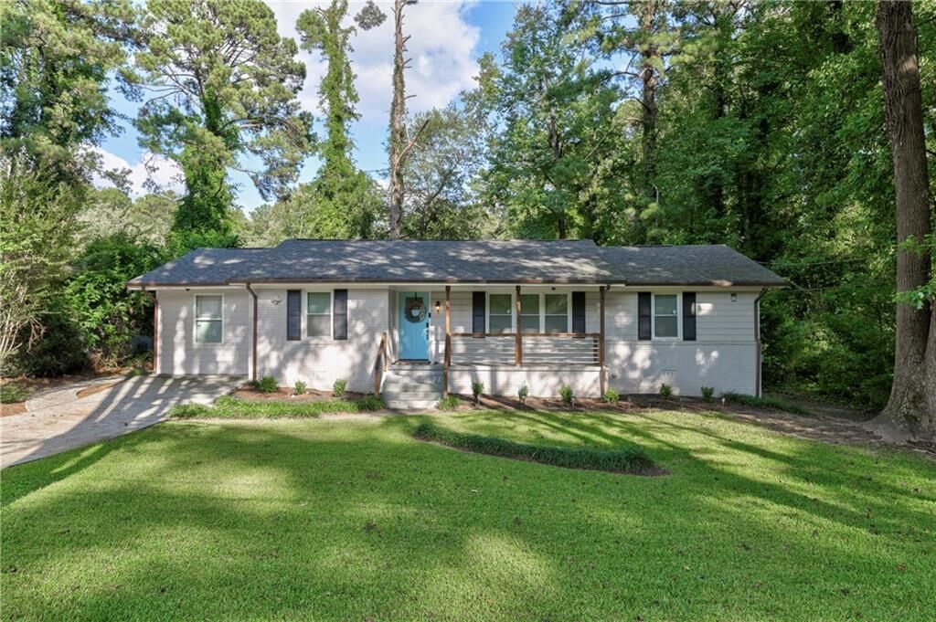 Property Photo:  1856 Shamrock Drive  GA 30032 