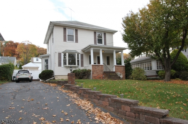 Property Photo:  758 Goffle Rd  NJ 07506 