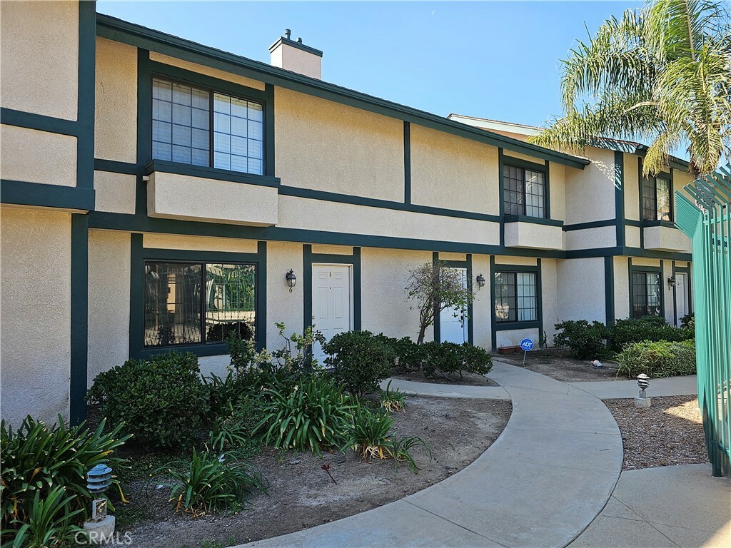 Property Photo:  15230 Roxford Street 16  CA 91342 