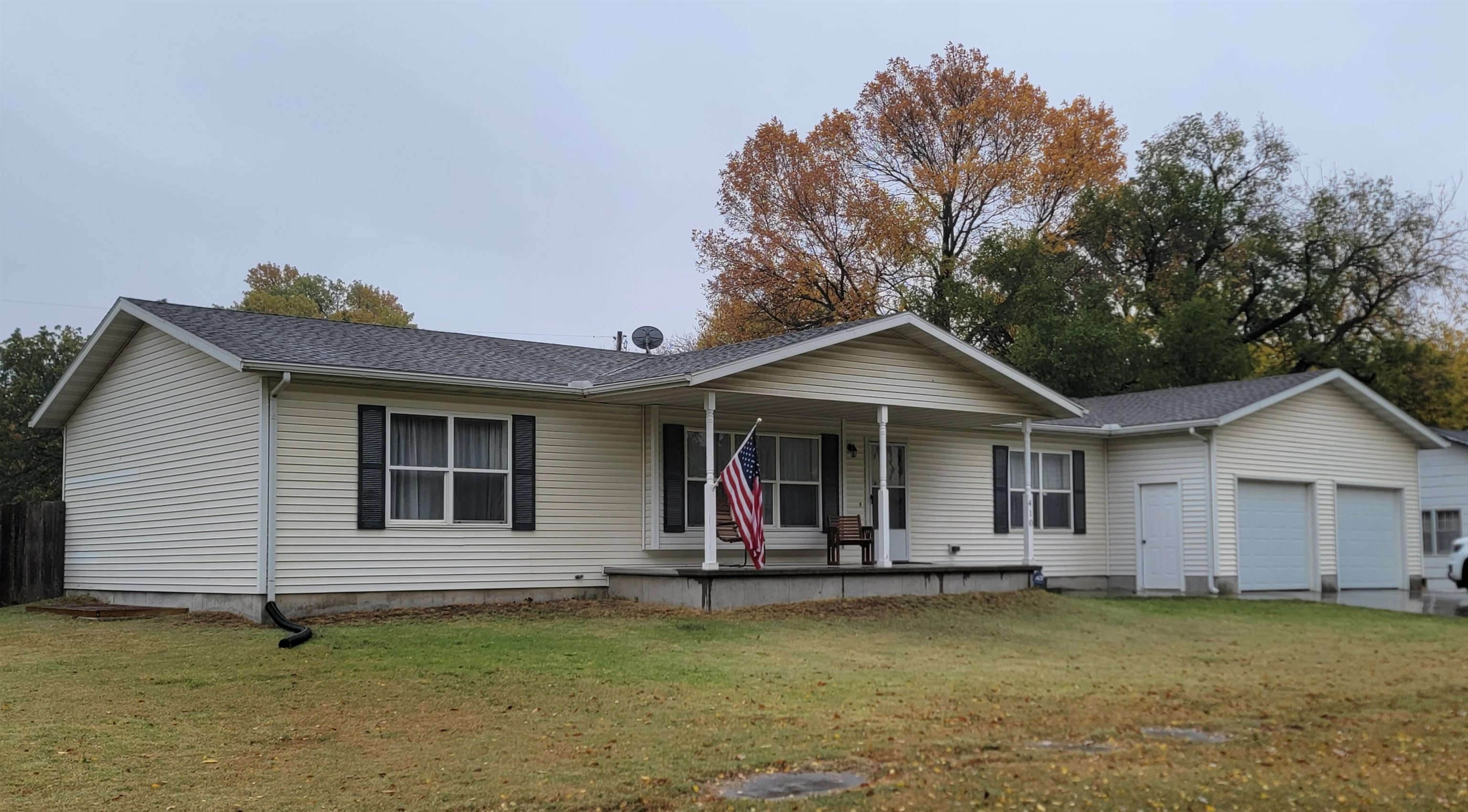 Property Photo:  410 W Broadway  KS 66840 