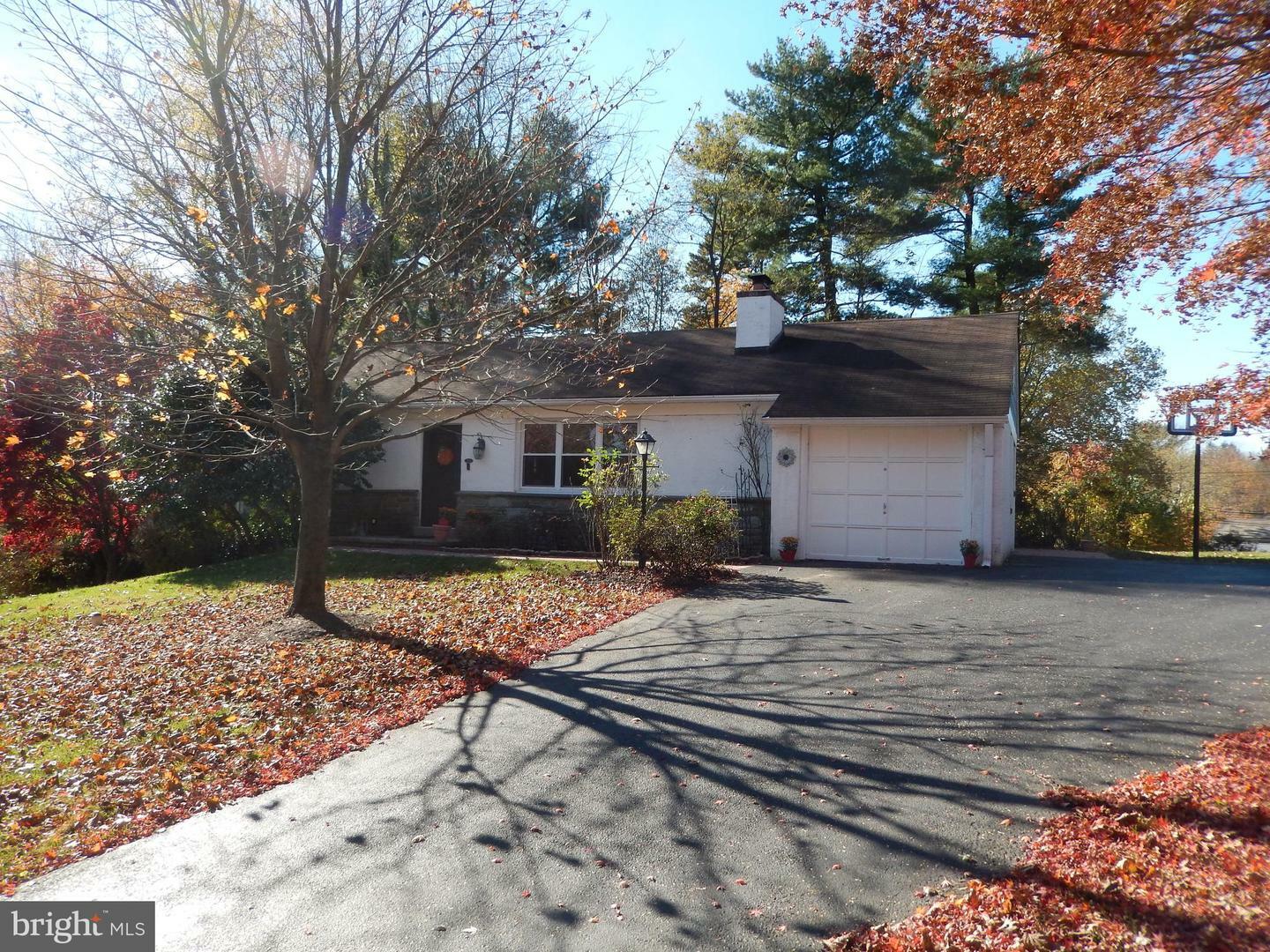 Property Photo: 303 Highland Avenue PA 19086