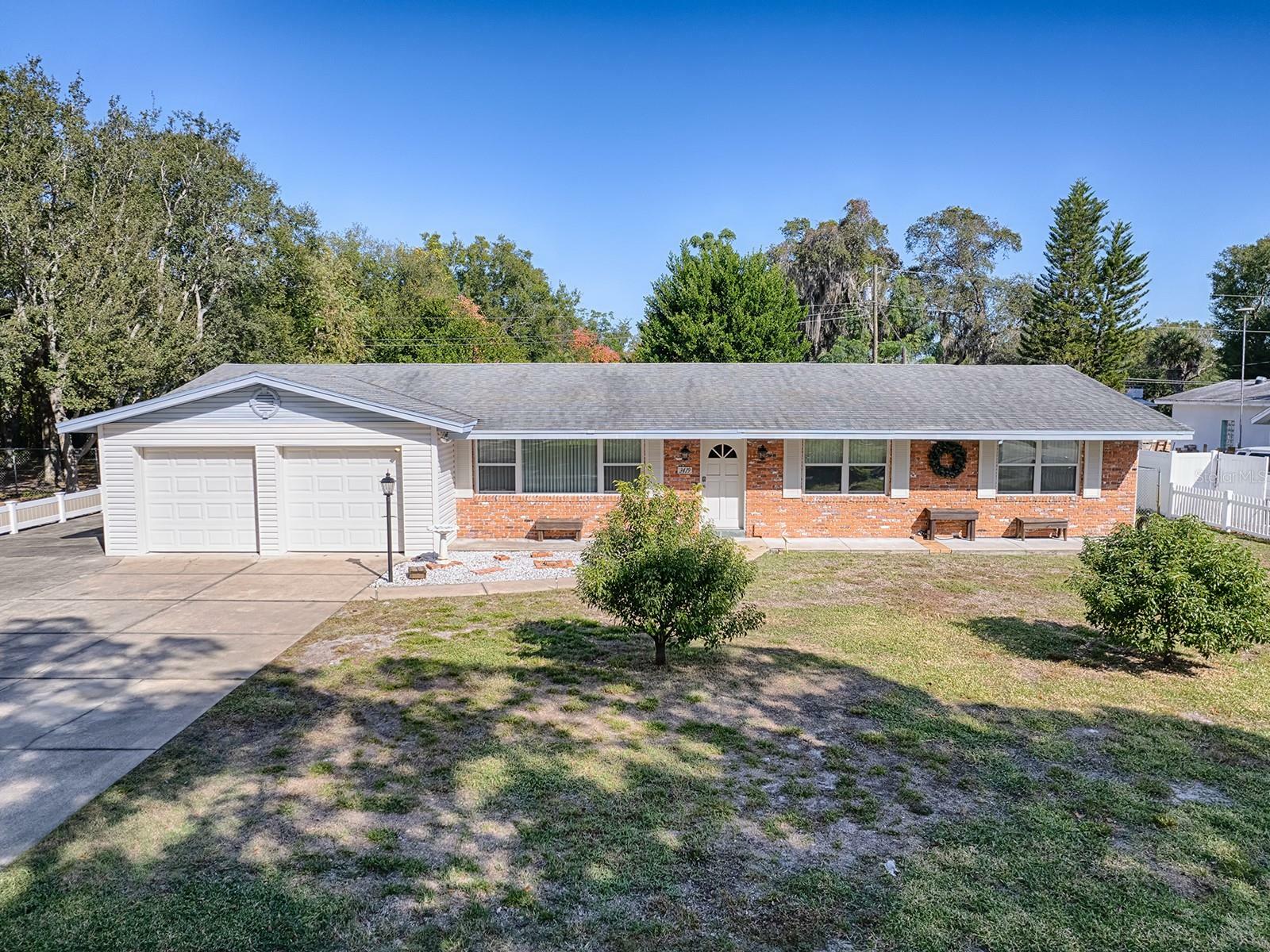 Property Photo:  3419 Gleaves Court  FL 32703 