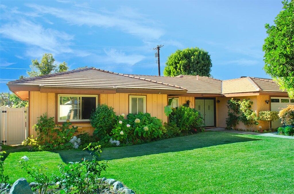 Property Photo:  1016 Winding Oak Lane  CA 91016 