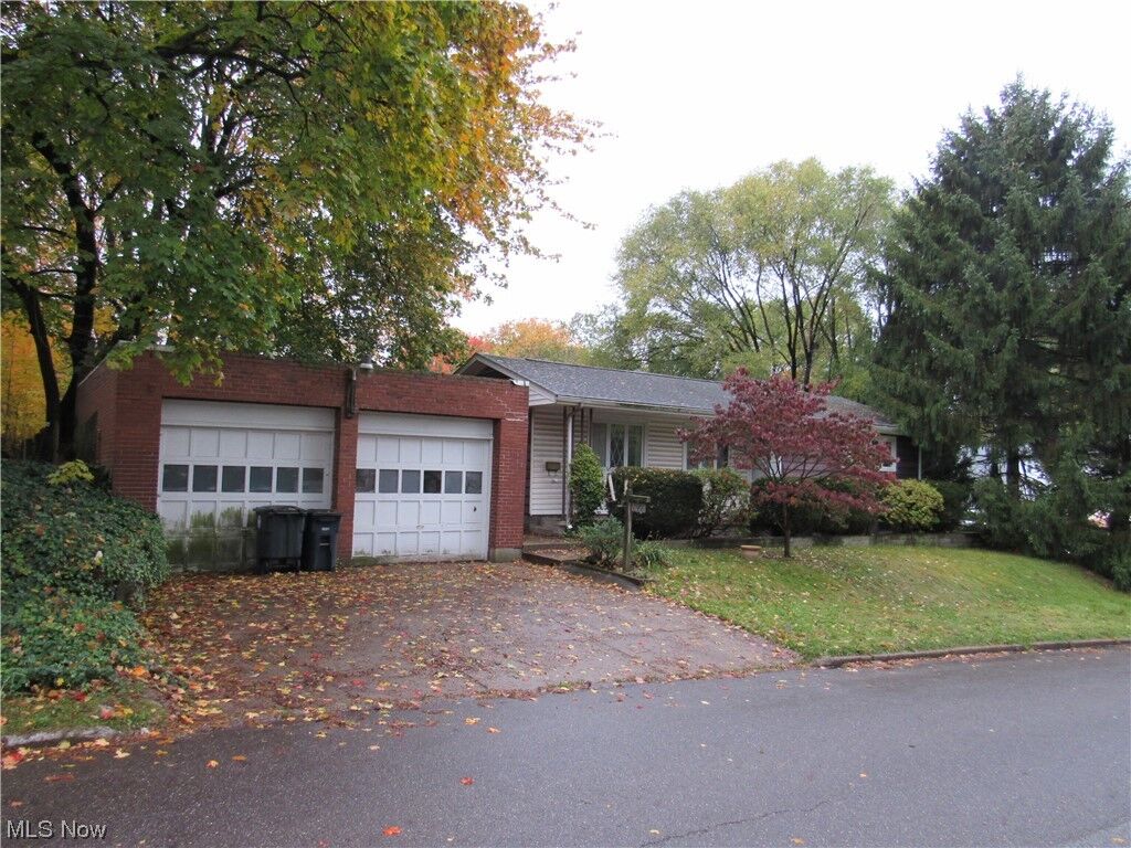 Property Photo:  646 Morningview Avenue  OH 44305 
