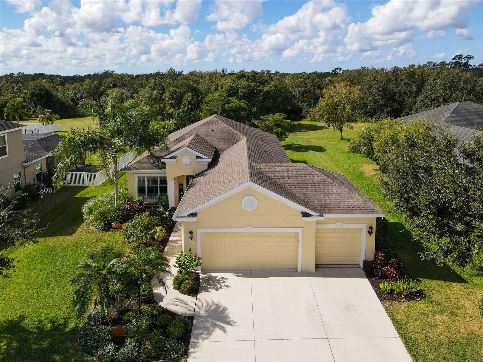 Property Photo:  1456 Hickory View Circle  FL 34219 