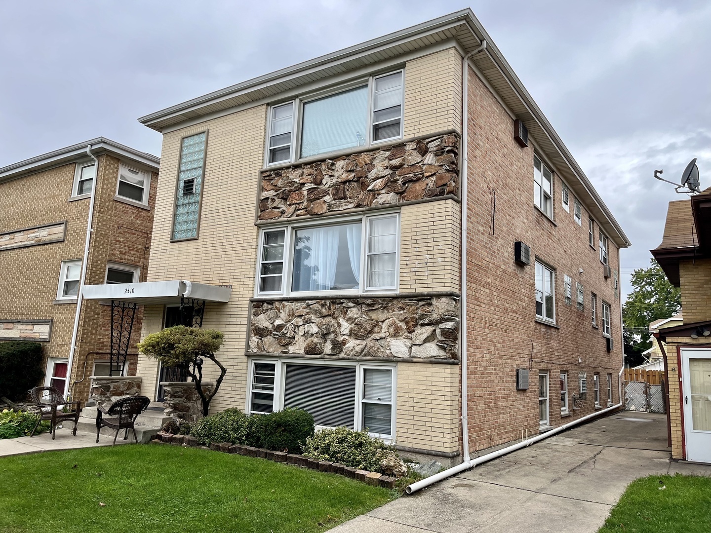 Property Photo: 2510 N 72nd Court IL 60707
