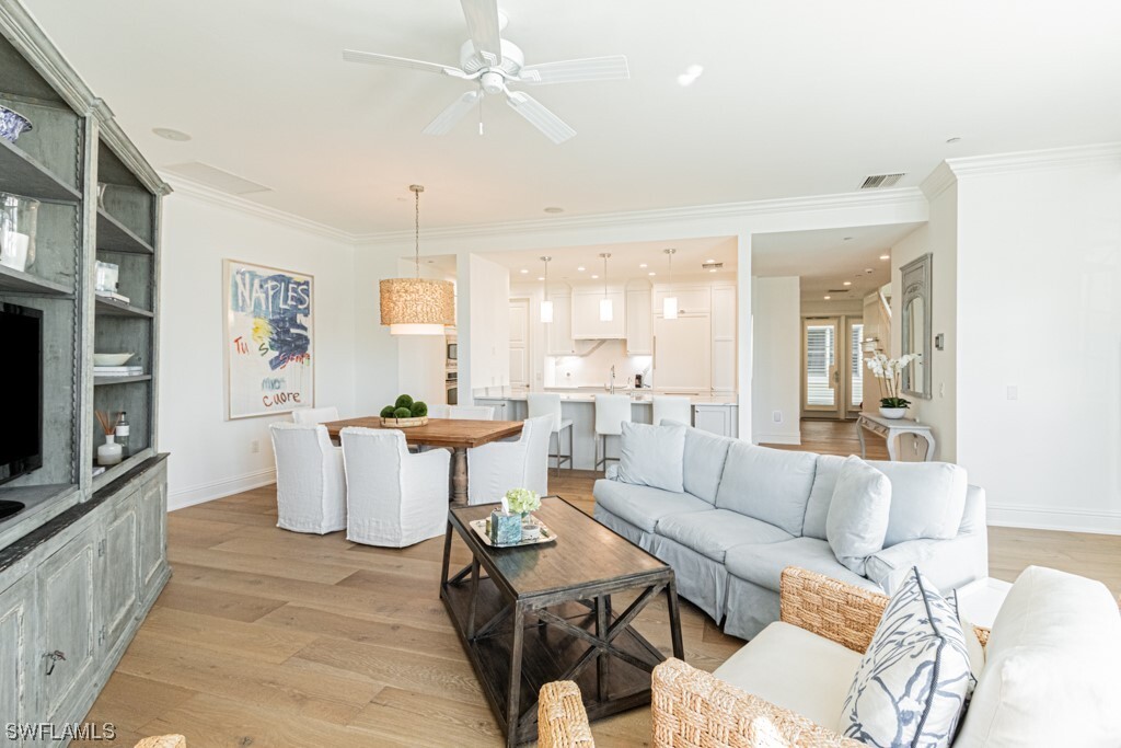 Property Photo: 1001 10th Avenue S 212 FL 34102