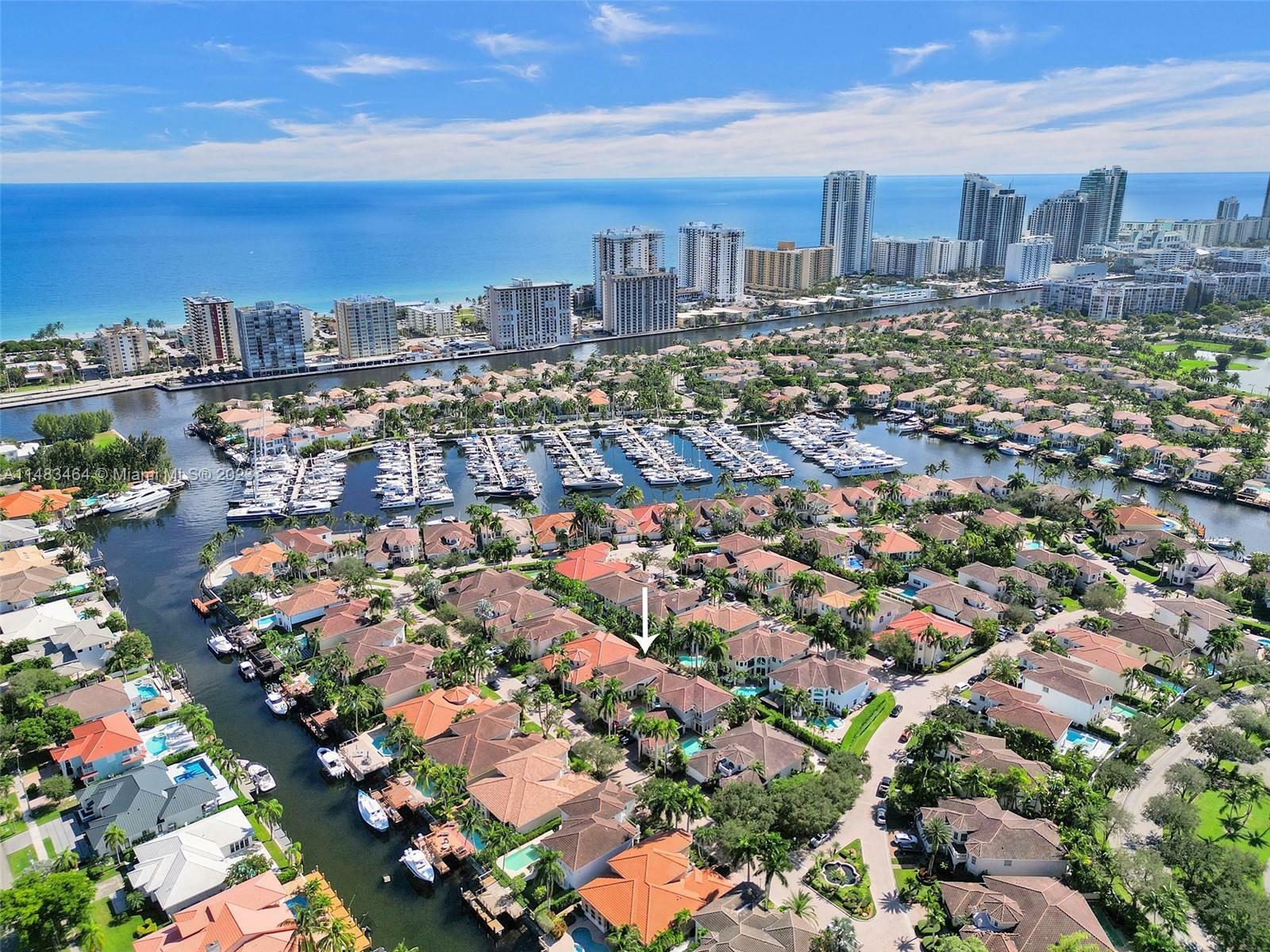 Property Photo: 920 Captiva Dr FL 33019