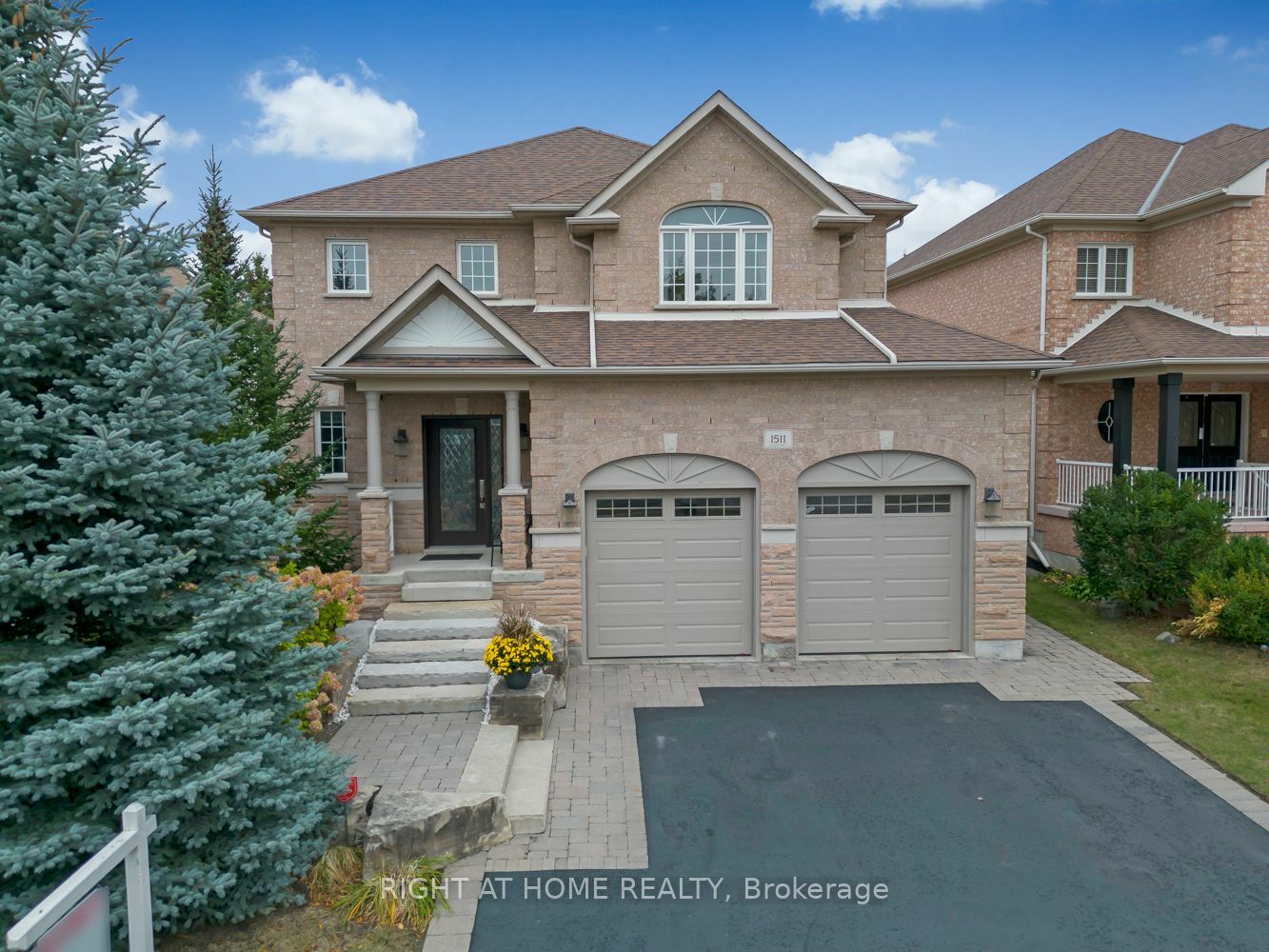 Property Photo: 1511 Clearbrook Dr ON L1K2S3