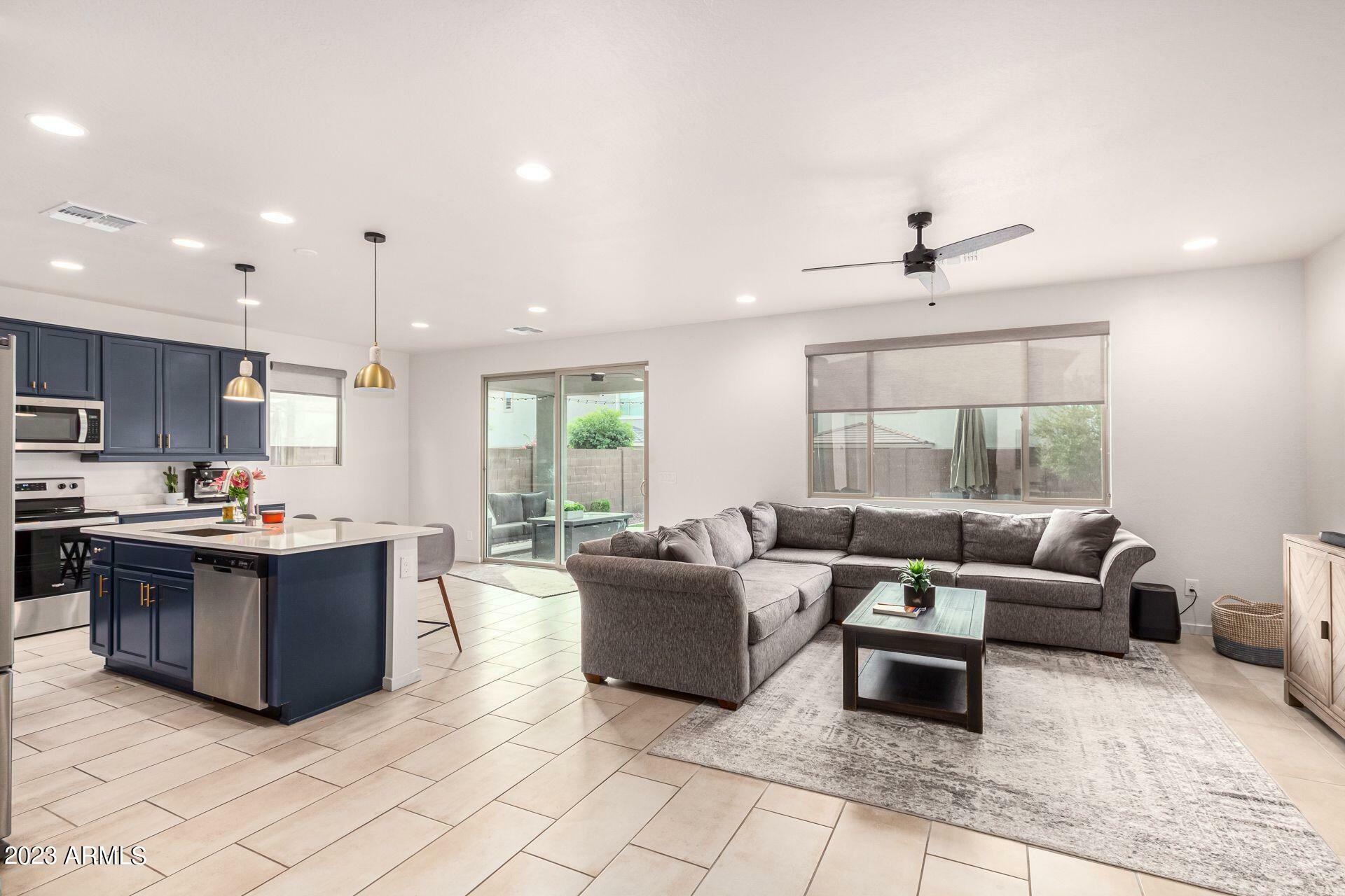 Property Photo: 3121 E Louise Drive AZ 85050
