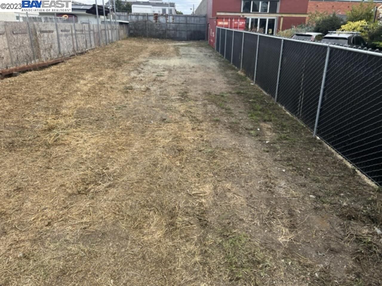 Property Photo: Magnolia St CA 94608