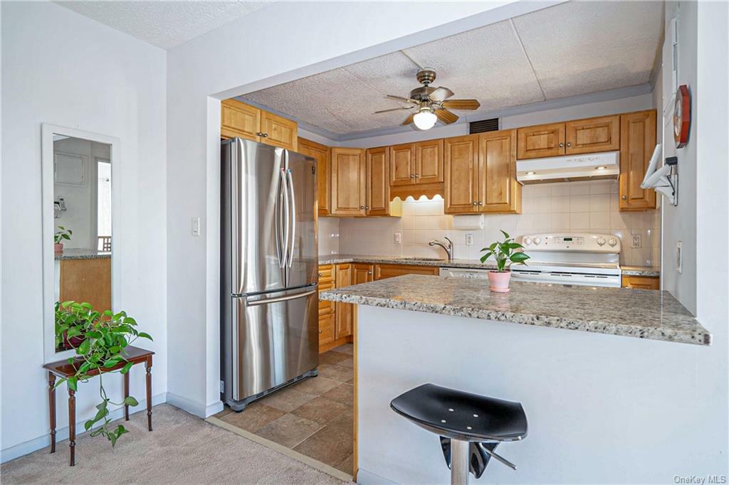 Property Photo:  500 High Point Drive 807  NY 10530 