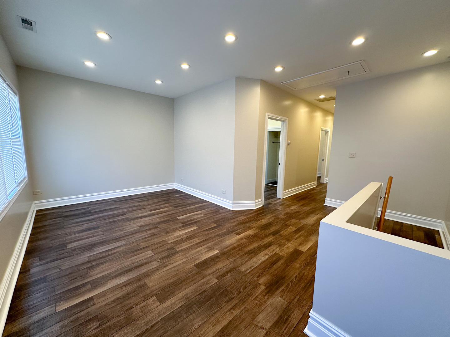Property Photo: 515 W 40th Place IL 60609