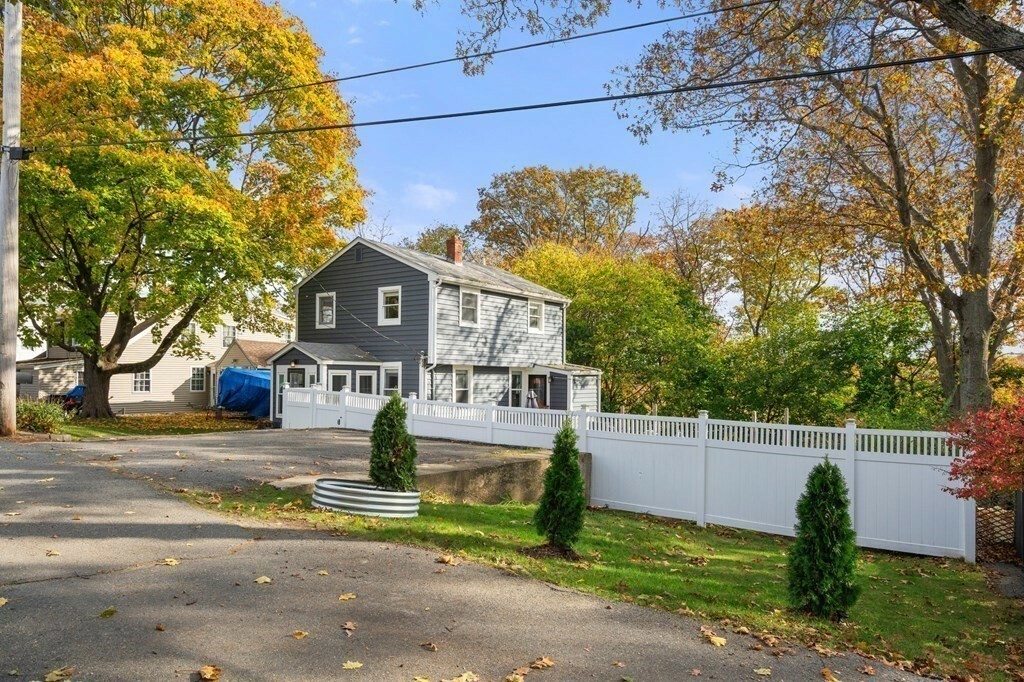 Property Photo:  17 Cedarview  MA 01970 