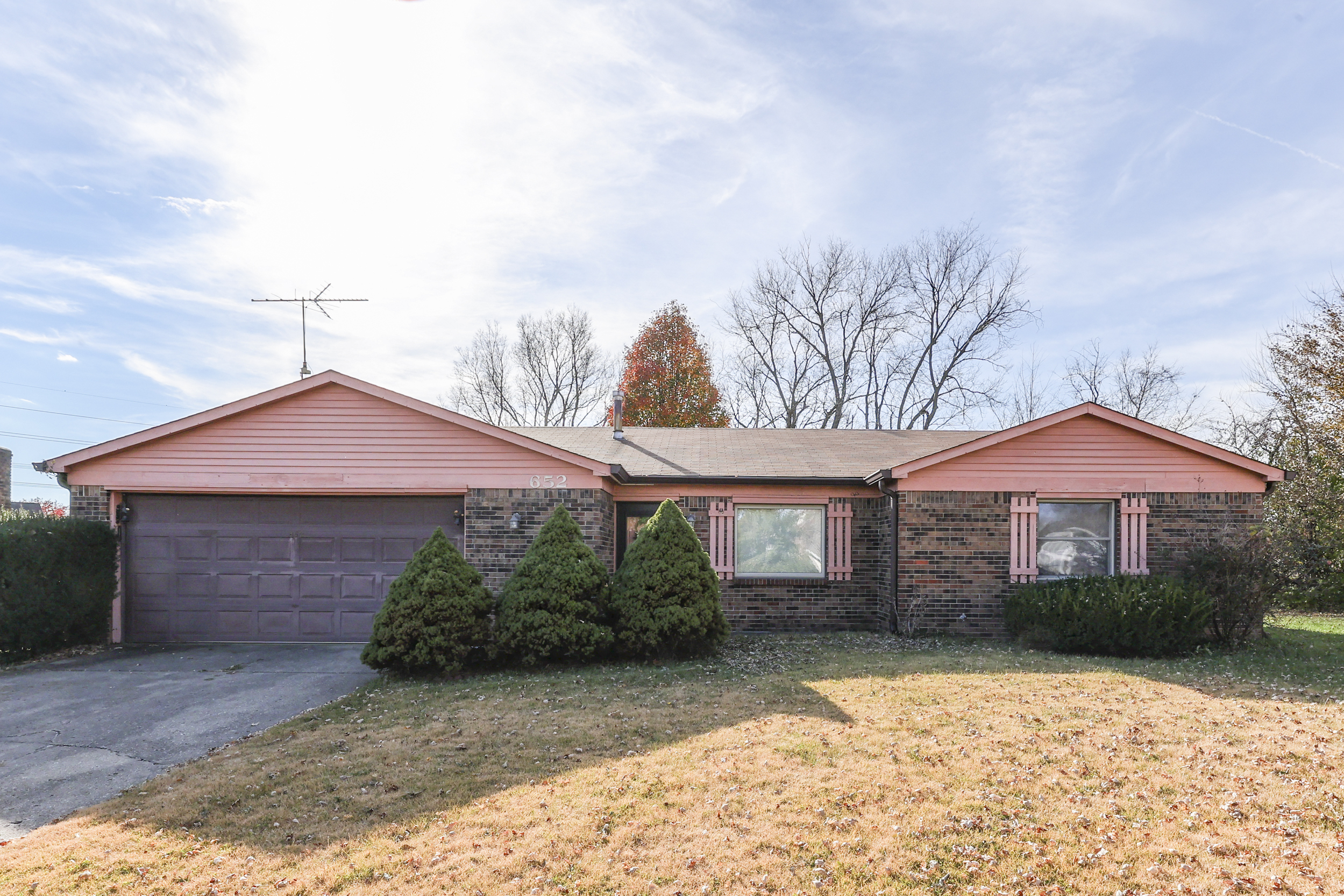 Property Photo:  652 Boonesboro Road  IN 46142 