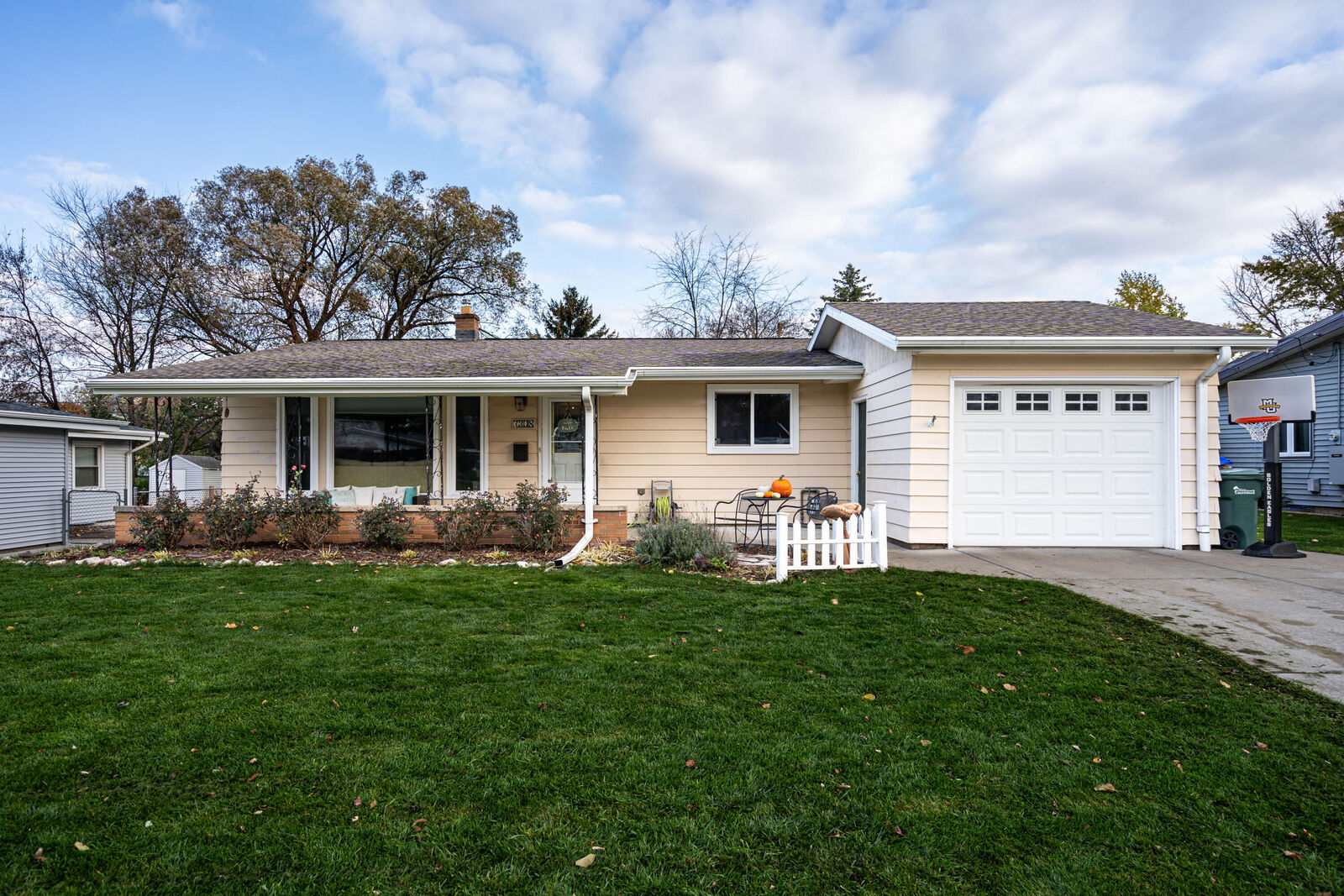 Property Photo: 7308 Earl Ave WI 53129