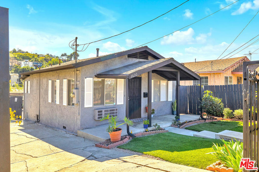 Property Photo:  3630 Whiteside Street  CA 90063 