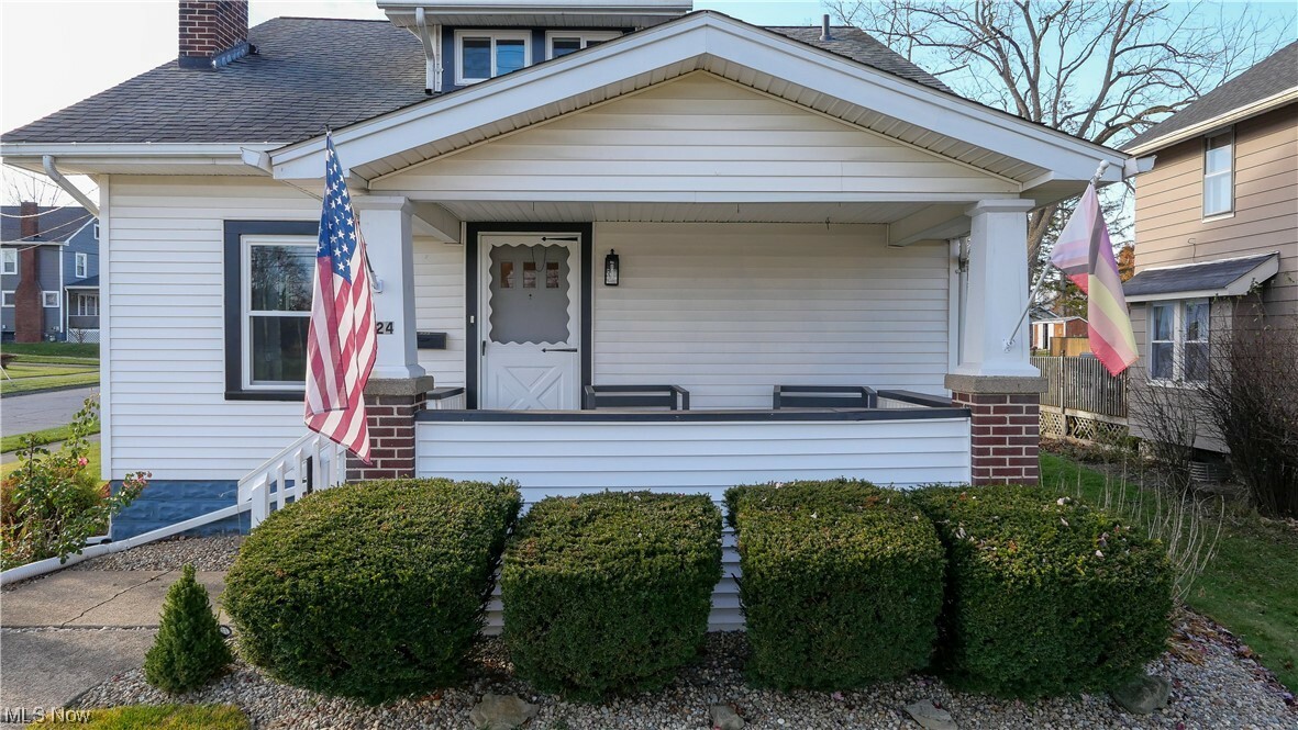 Property Photo: 324 S Center Street OH 44444