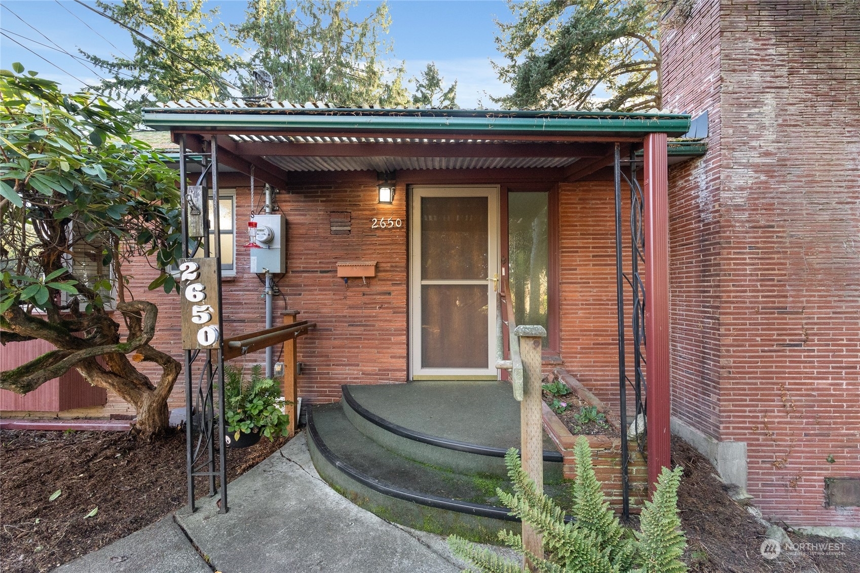 Property Photo: 2650 52nd Avenue SW WA 98118