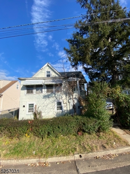 Property Photo:  95 S 20th Ave  NJ 08835 