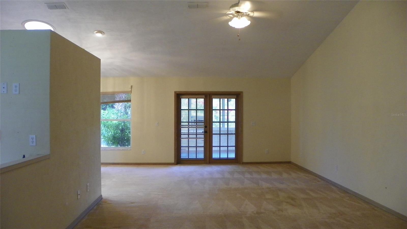 Property Photo: 316 Pine Breeze Drive FL 32141