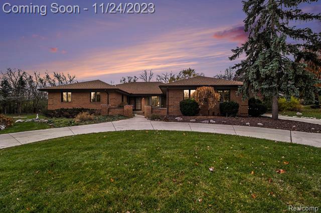 26032 Steele Road  Farmington Hills MI 48331 photo