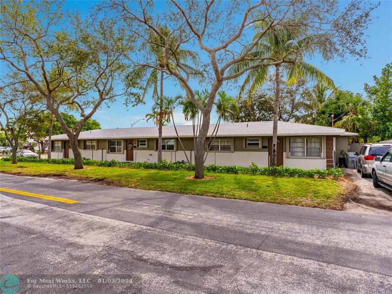 Property Photo:  39 NE 20th Ave  FL 33060 