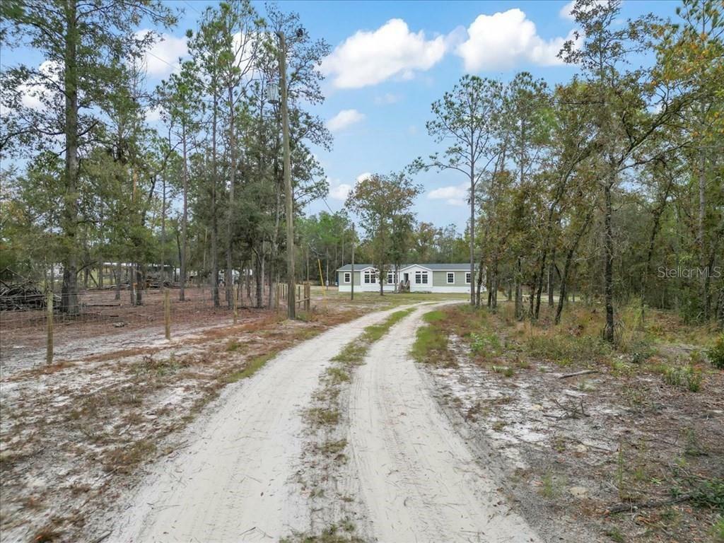 Property Photo:  4260 NW 31st Avenue  FL 32619 