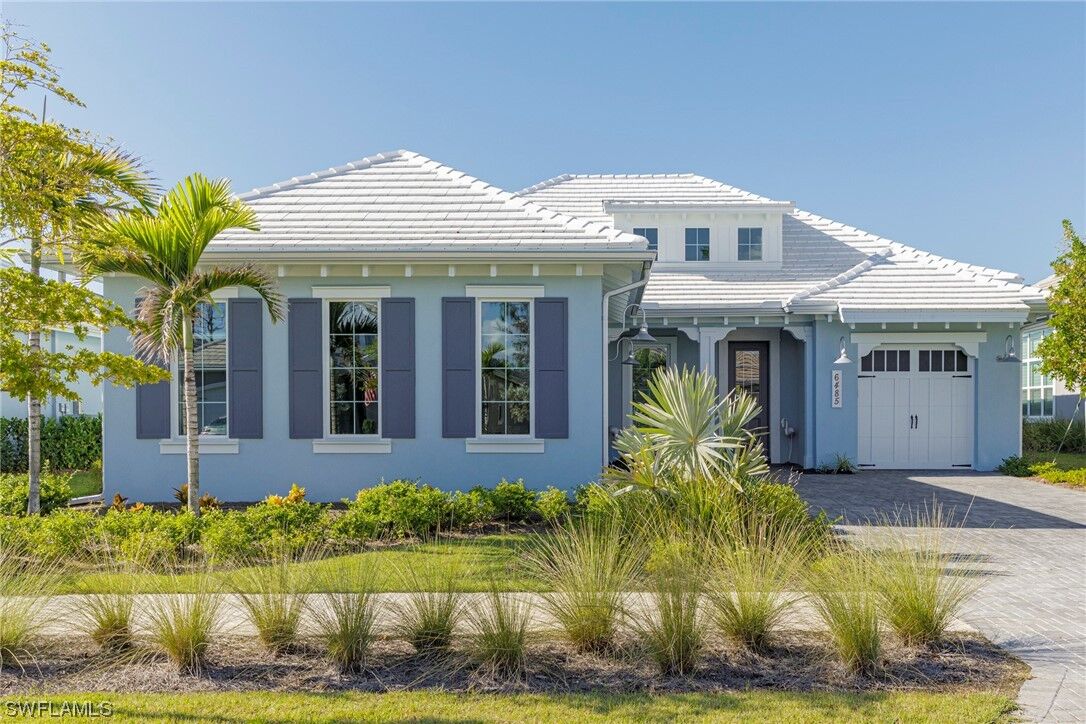 Property Photo:  6485 Arriba Avenue  FL 34113 