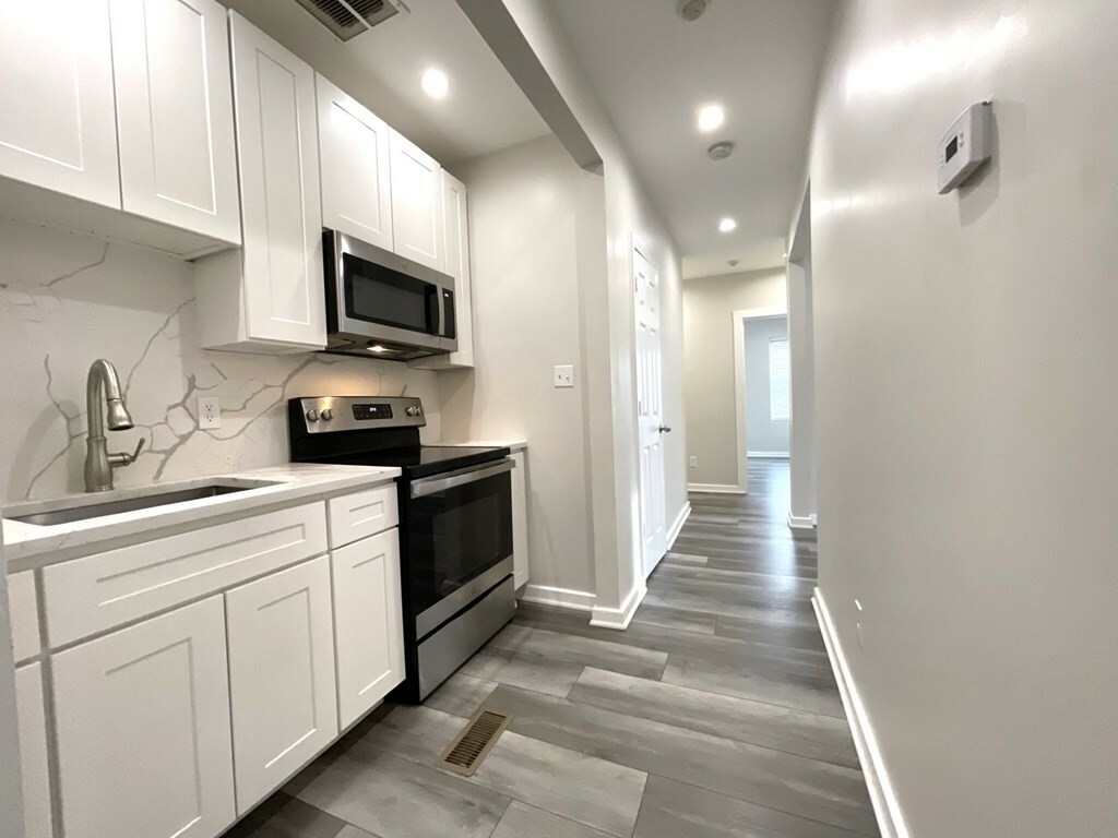 Property Photo: 75 Williams Street 2R MA 02150