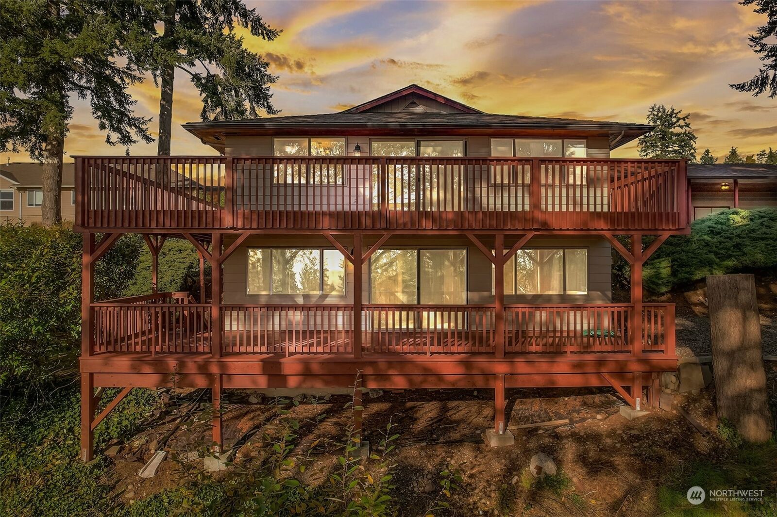 Property Photo: 4422 108th Avenue E WA 98372