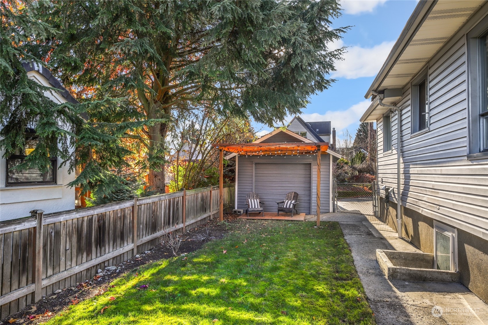 Property Photo:  345 N 80th Street  WA 98103 