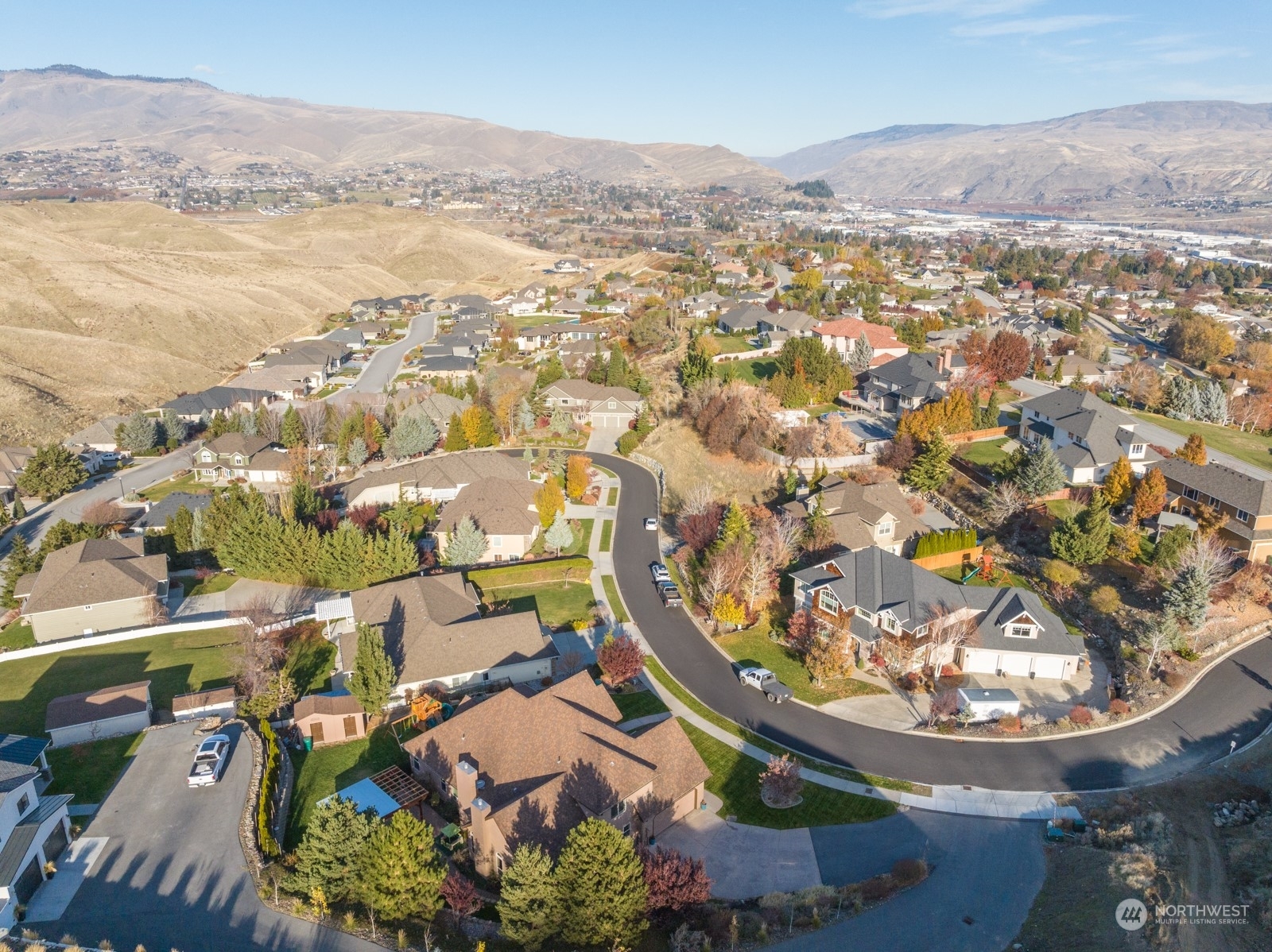 Property Photo: 2059 Broadcrest Court WA 98801
