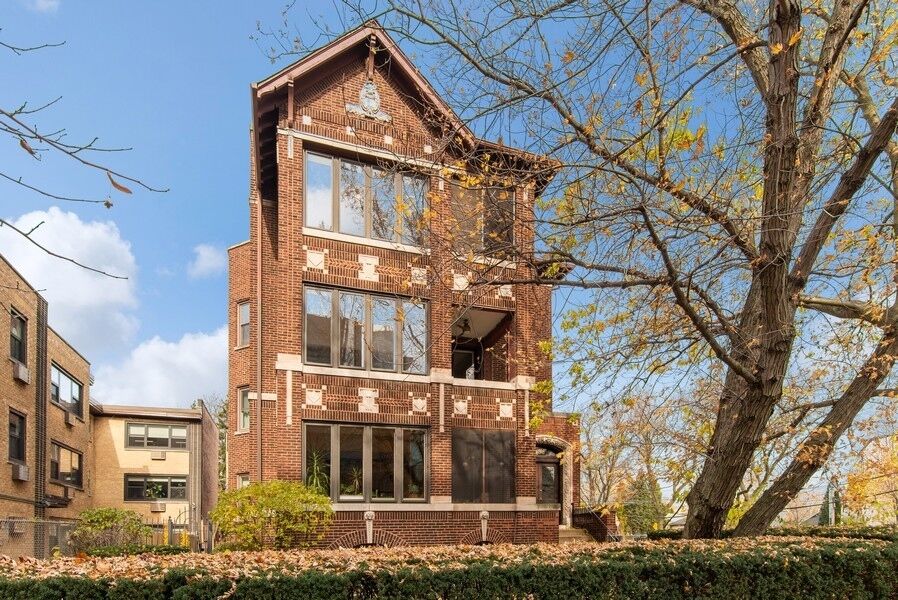 Property Photo:  1106 W Loyola Avenue 3  IL 60626 
