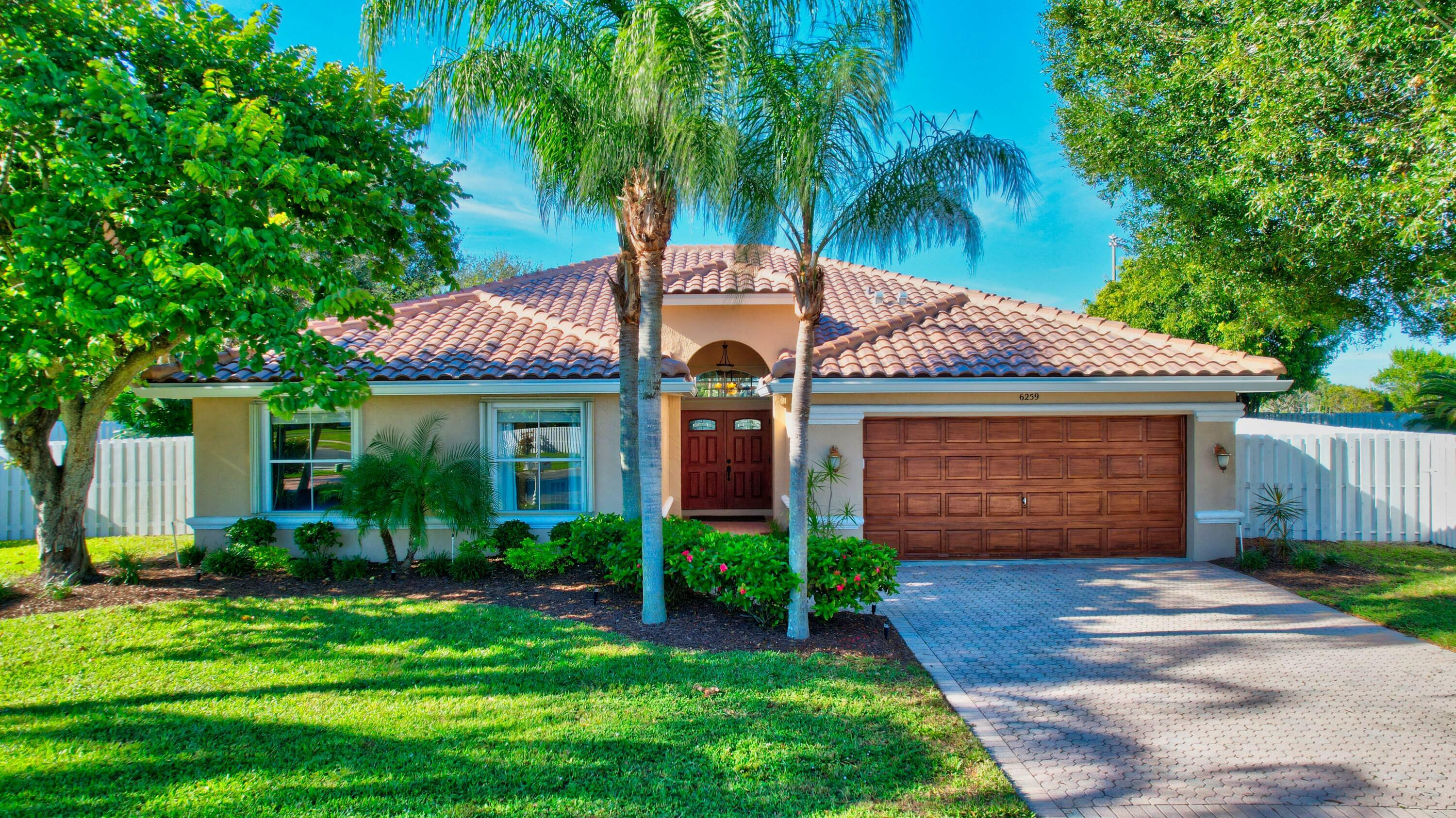 Property Photo:  6259 Shadow Tree Lane  FL 33463 