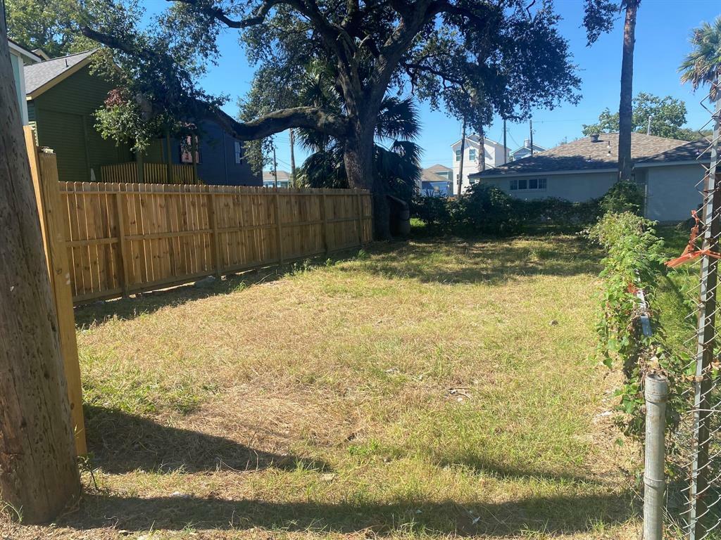 Property Photo:  1112 32nd Rear Street  TX 77550 