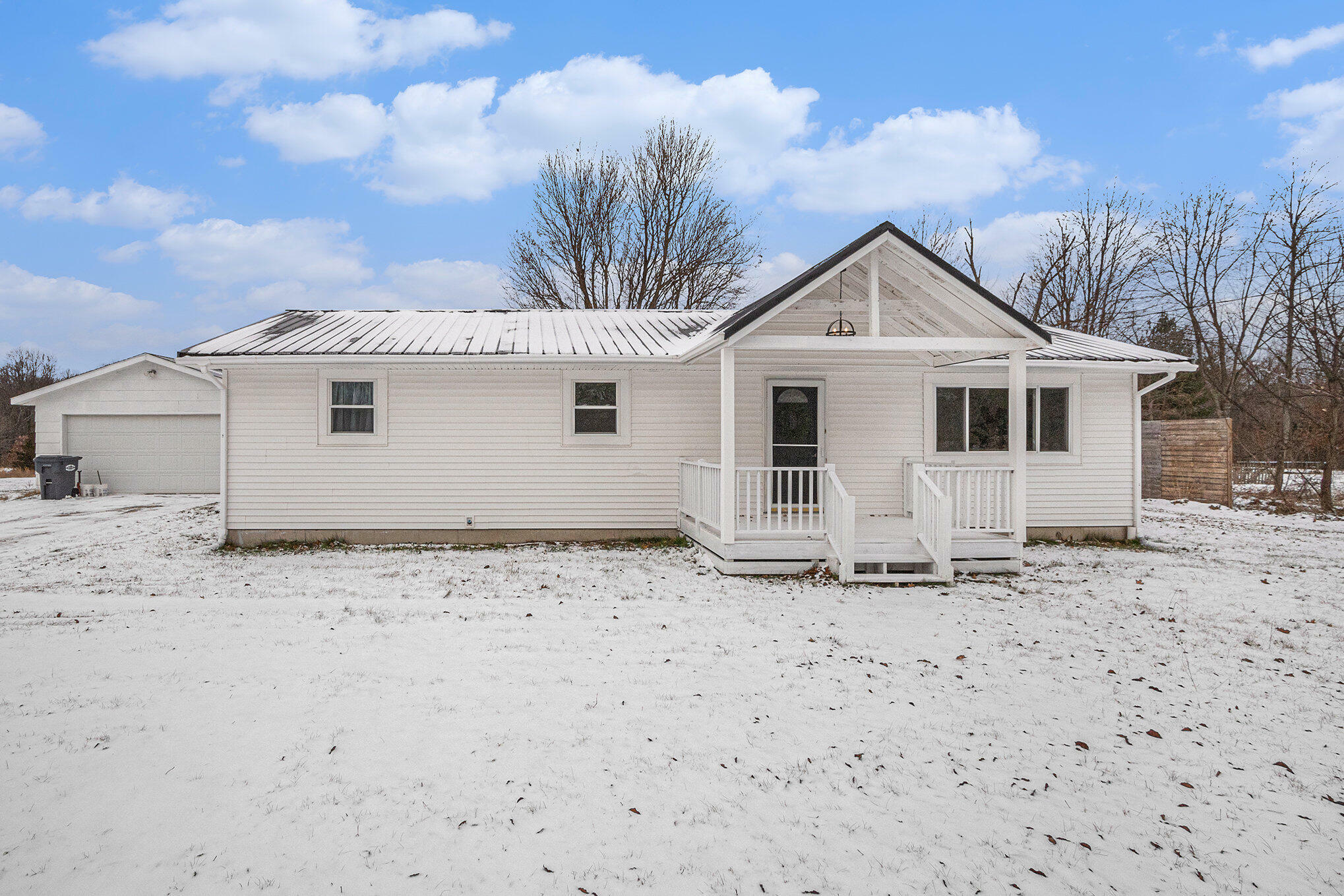 Property Photo: 2704 Hillandale Road MI 49126
